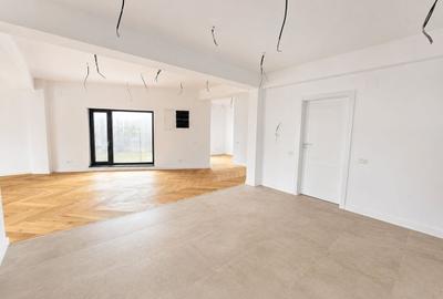 Casă cu 4 camere cu Teren 400 Mp în Corbeanca