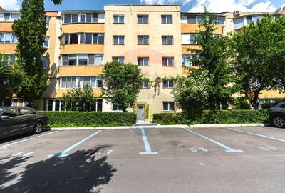 Apartament cu 3 camere decomandat în Astra