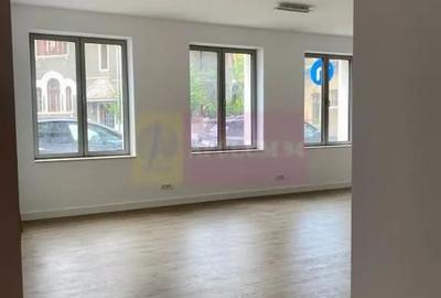 Apartament cu 3 camere decomandat în Armeneasca - 1
