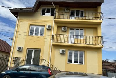 Casă cu 4 camere decomandat în Haieu