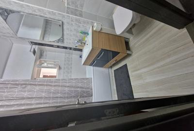 Apartament cu 3 camere decomandat în Sud