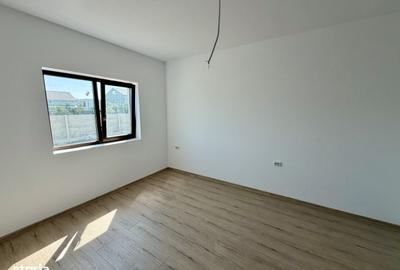 Casă cu 4 camere în Moșnița Nouă