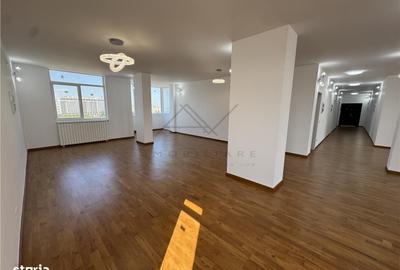 Apartament cu 4 camere în Parcul Carol