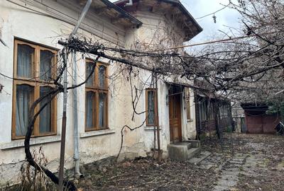 Casă cu 6 camere cu Teren 500 Mp în Central