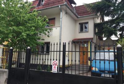 Casă cu 4 camere în Dosu Bricii