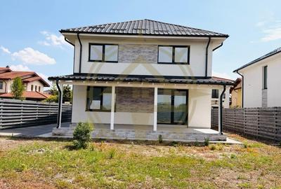 Casă cu 5 camere cu Canalizare în Corbeanca