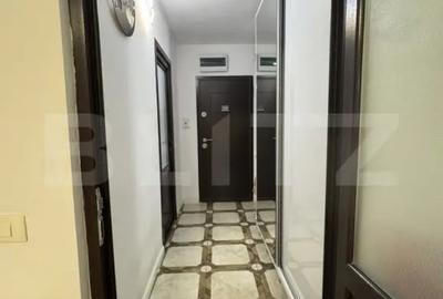 Apartament cu 3 camere semidecomandat în Calea București