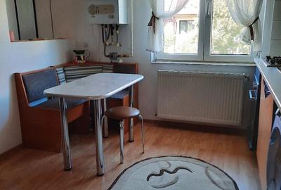 Apartament cu 2 camere decomandat în Apărătorii Patriei