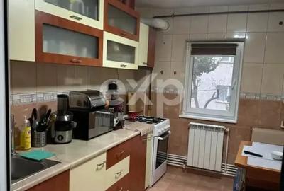 Apartament cu 3 camere decomandat în Anda