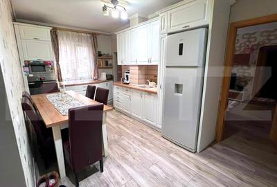 Apartament cu 3 camere semidecomandat, mobilat în Blaj