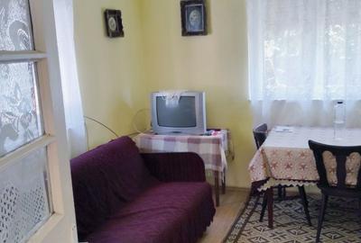 Casă cu 4 camere cu Teren 1200 Mp în Central - 1
