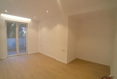 Apartament cu 4 camere în Victoriei