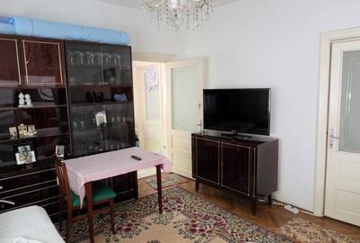 Apartament cu 4 camere decomandat în Central - 1