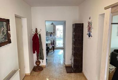 Casă cu 8 camere cu Teren 1420 Mp în Ghiroda - 19