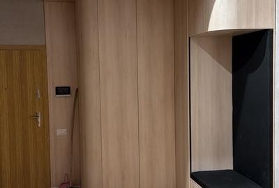Apartament cu 4 camere decomandat în Central