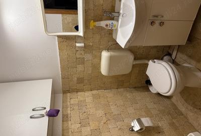 Apartament cu 3 camere semidecomandat în Central - 1