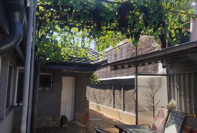 Casă cu 4 camere cu Teren 194 Mp în Central