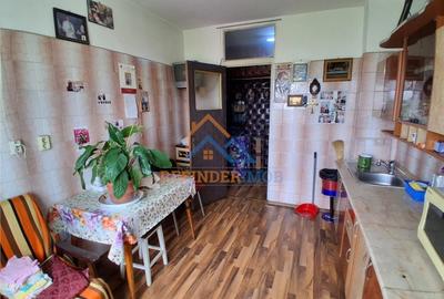 Apartament cu 4 camere semidecomandat în Brâncoveanu - 3