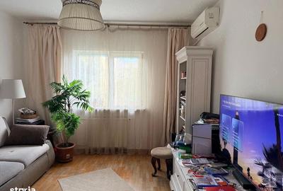 Apartament cu 3 camere decomandat în Nerva Traian