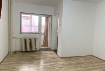 Garsonieră semidecomandată, mobilată în Dristor
