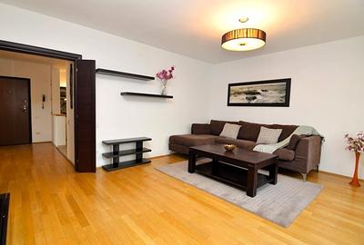 Apartament cu 4 camere decomandat, mobilat în Decebal