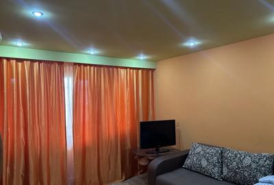 Apartament cu 3 camere în Micro 15