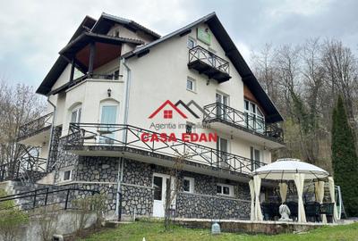 Casă individuală cu 12 camere cu Teren 13489 Mp în Breaza - 1