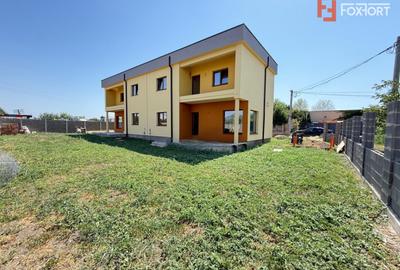 Casă cu 5 camere cu Teren 348 Mp în Săcălaz