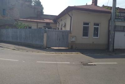 Casă cu 3 camere în Central