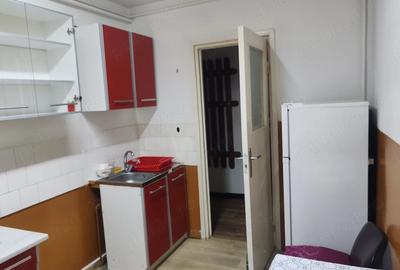 Apartament cu 2 camere decomandat în Cornișa