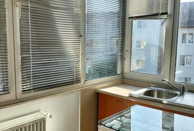 Apartament cu 3 camere decomandat în Cetate - 2