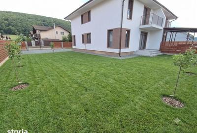 Casă cu 5 camere cu Teren 400 Mp în Gilău