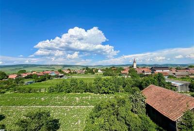 Apartament cu 3 camere semidecomandat în Feldioara
