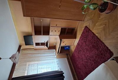 Apartament cu 6 camere decomandat în Complex Studențesc