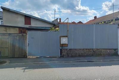 Casă cu 4 camere cu Teren 203 Mp în Central