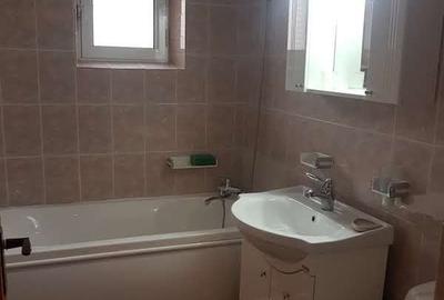 Apartament cu 2 camere decomandat în Nicolina