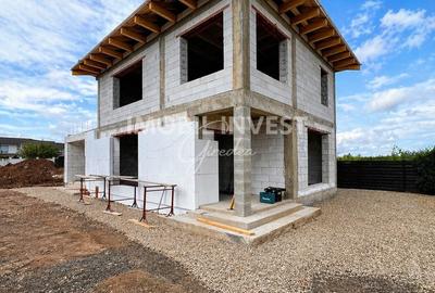 Casă cu 5 camere cu Teren 411 Mp în Cetate