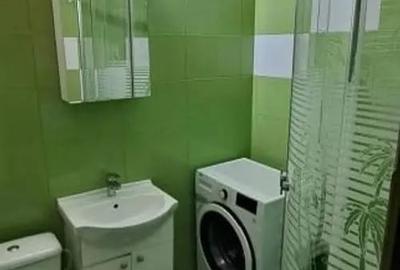 Apartament cu 2 camere decomandat în Podul de Fier