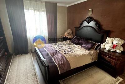 Casă cu 5 camere cu Teren 2096 Mp în Central