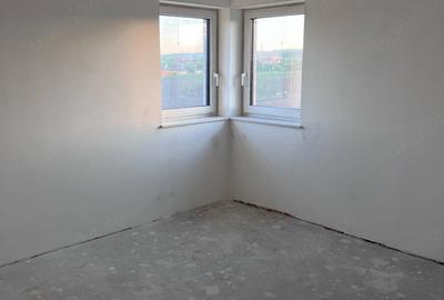 Casă cu Teren 600 Mp în Central