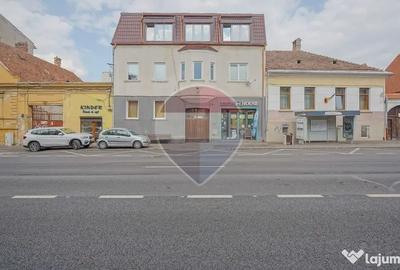 Apartament cu 2 camere semidecomandat în Centrul Istoric