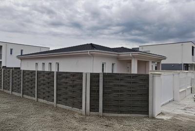 Duplex cu 3 camere cu Canalizare în Remetea Mare - 13