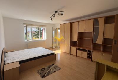 Apartament cu 2 camere decomandat, mobilat în Zorilor