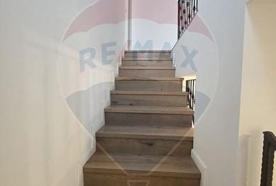 Casă cu 5 camere cu Teren 300 Mp în Ferme - 16