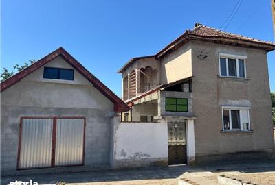 Casă cu 4 camere cu Teren 711 Mp în Borș