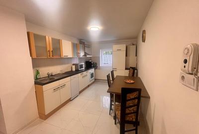 Apartament cu 3 camere decomandat, mobilat în Central