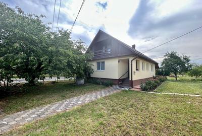 Casă cu 2 camere cu Garaj în Central