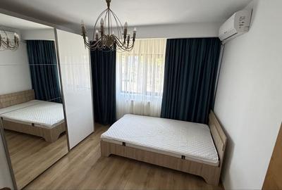 Apartament cu 3 camere decomandat în Vitan