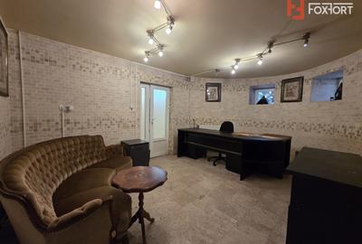 Apartament cu 3 camere semidecomandat, mobilat în Central - 1