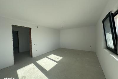 Casă cu 4 camere cu Teren 1045 Mp în Strejnicu
